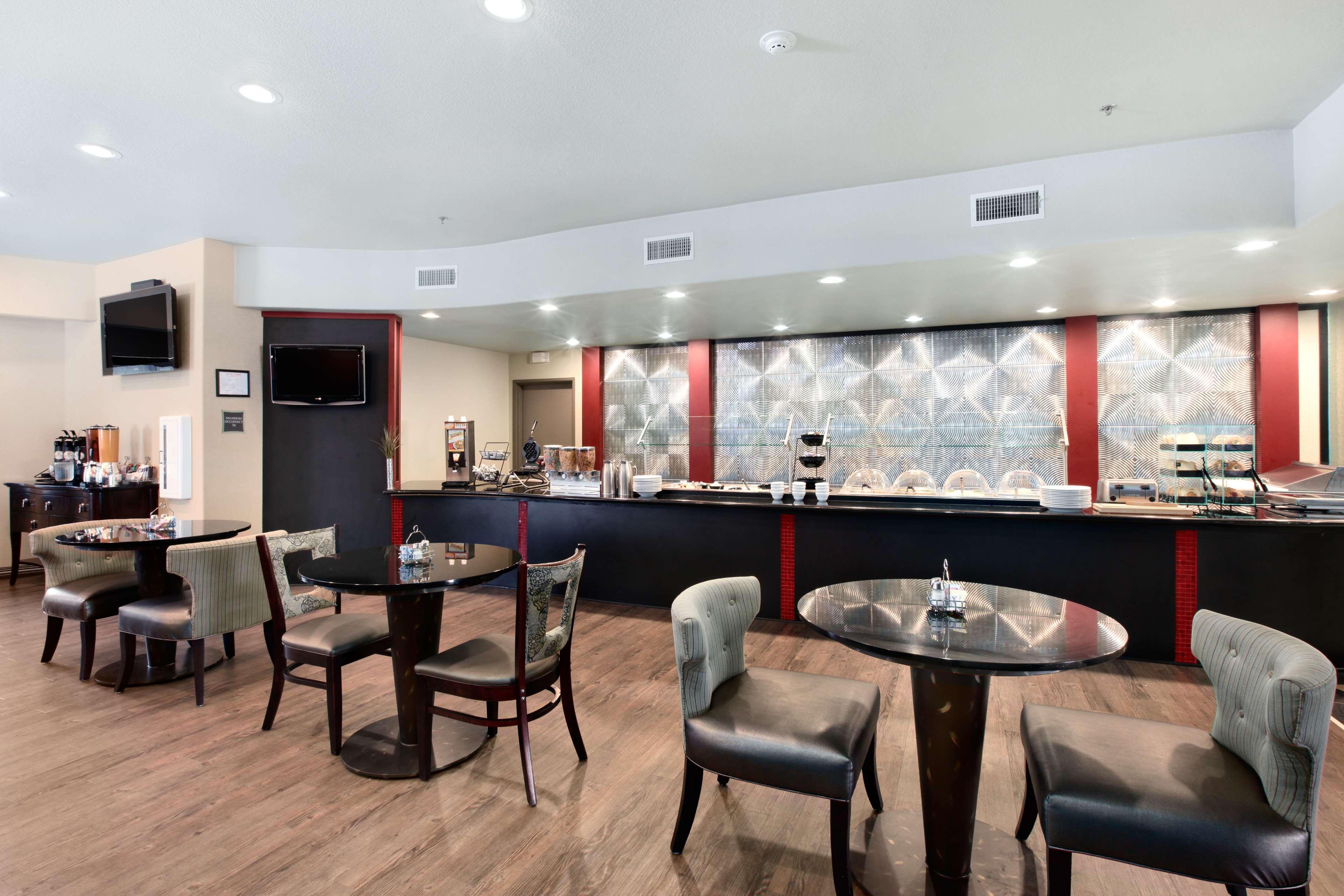Best Western Premier Crown Chase Inn & Suites Denton Restaurant billede