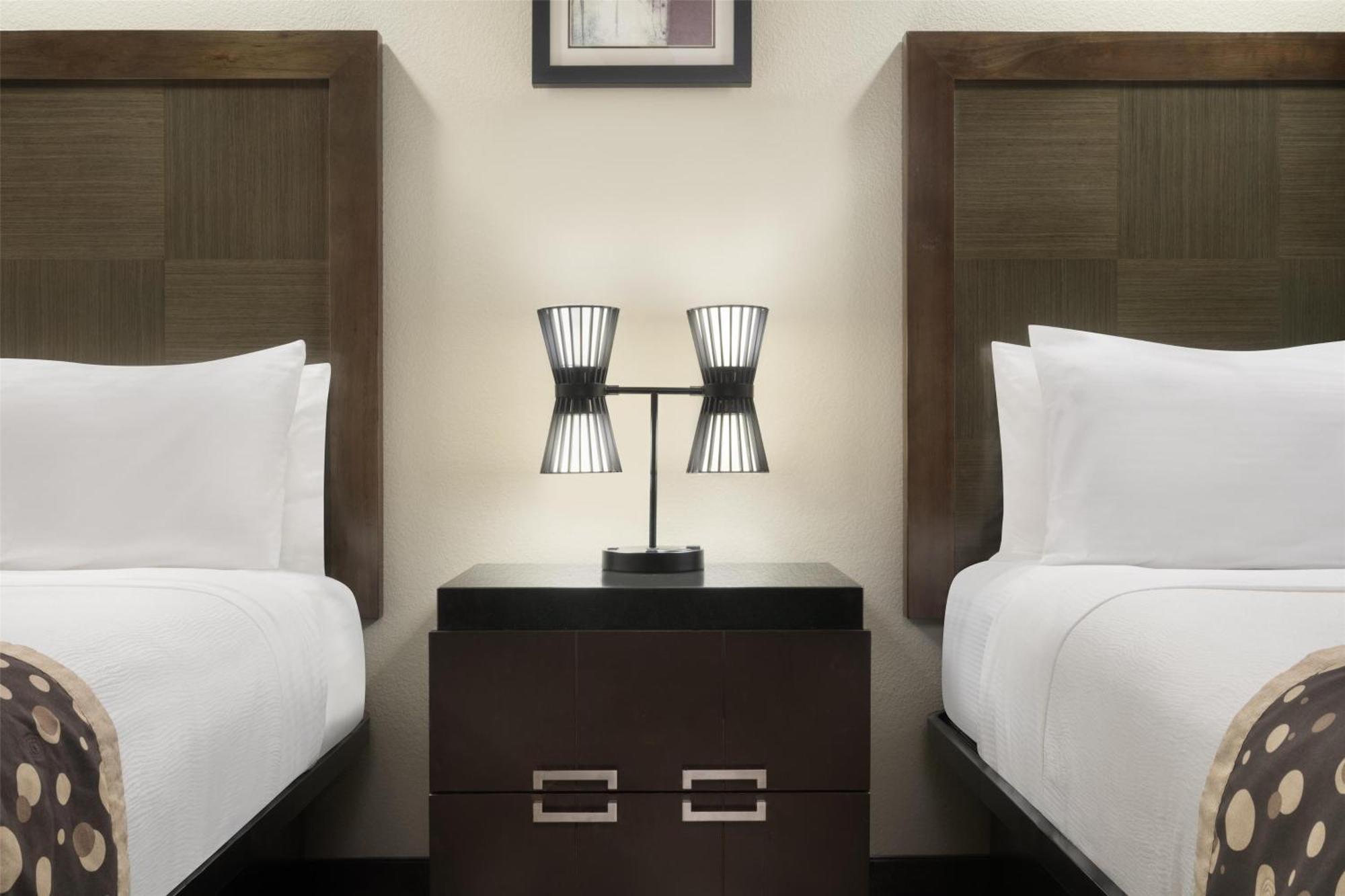 Best Western Premier Crown Chase Inn & Suites Denton Eksteriør billede