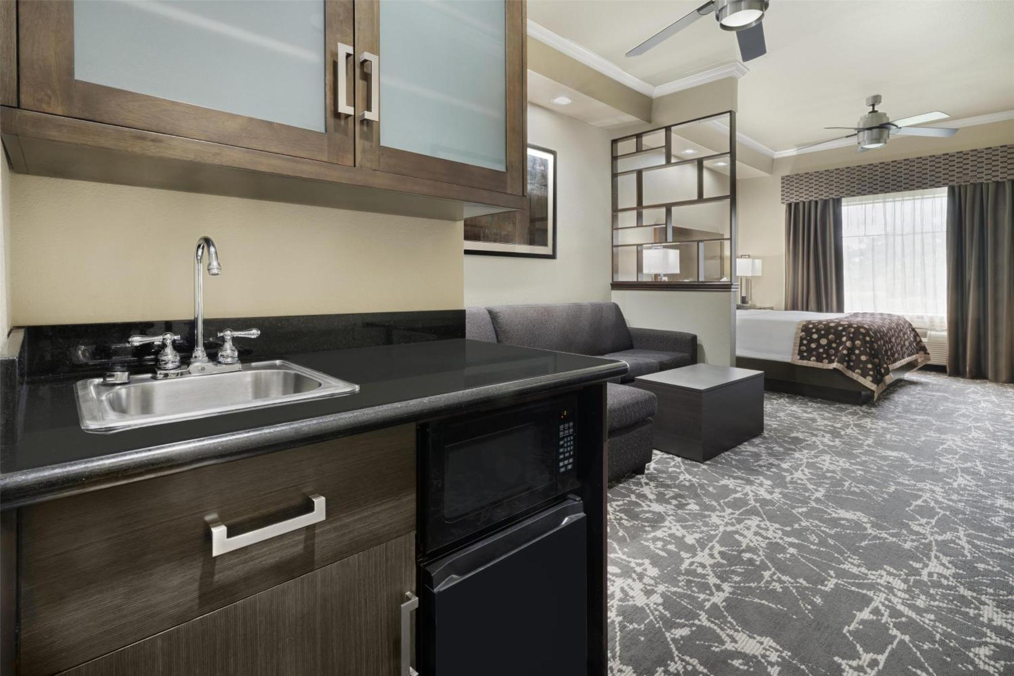 Best Western Premier Crown Chase Inn & Suites Denton Eksteriør billede